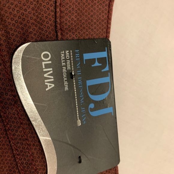 NEW FDJ OLIVIA STRAIGHT LEG MID RISE WINE DOT JEAN - Picture 5 of 8